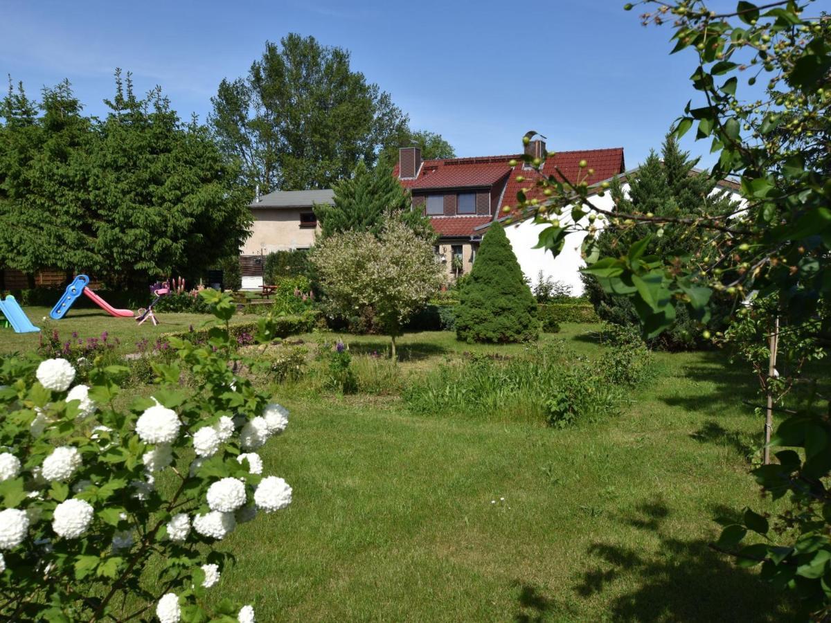 Apartment In Robertsdorf With Garden, Terrace, Barbecue Blowatz Quarto foto